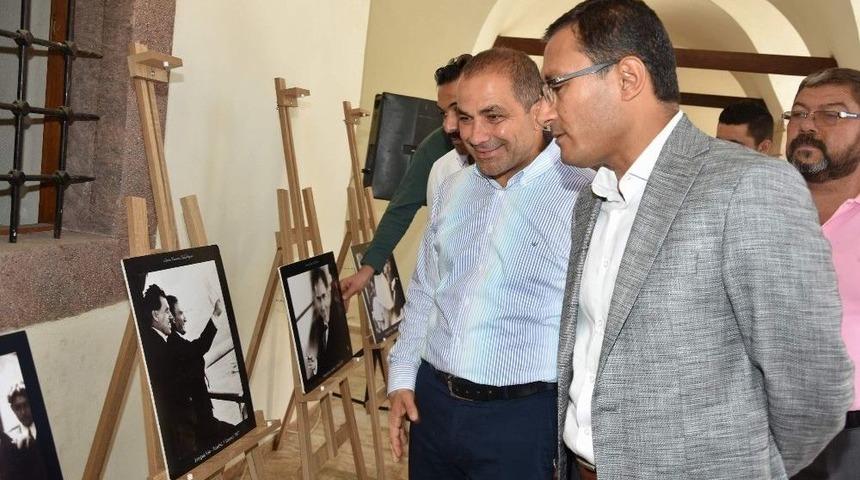 Alaşehir’de Atatürk’ün Fotoğrafları Sergilendi