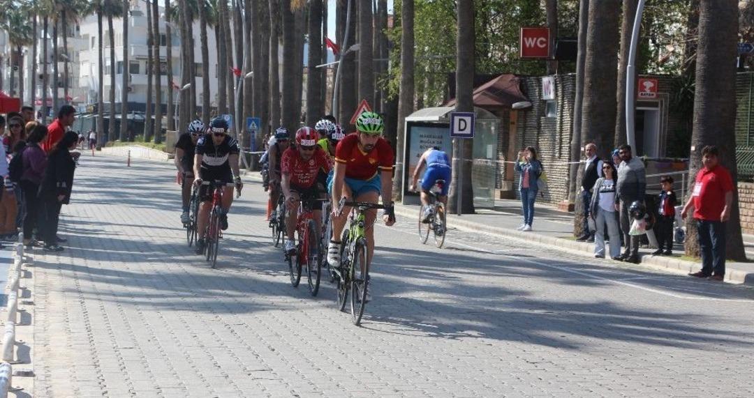 Marmaris Duatlonu Renkli G&ouml;r&uuml;nt&uuml;lere Sahne Oldu