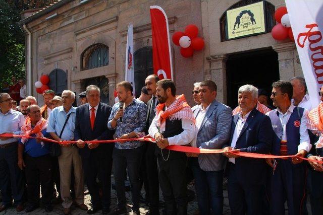 Sındırgı’da Güreş Evi Açıldı