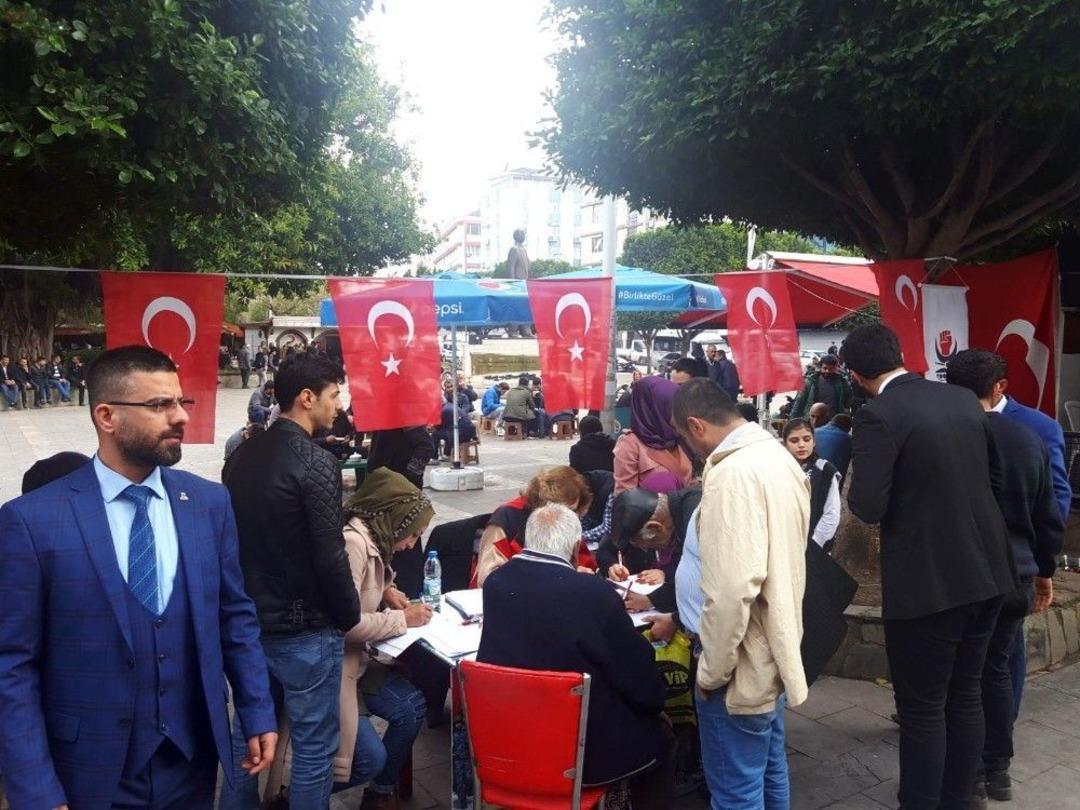 Midder&rsquo;den Mehmet&ccedil;iğe Destek