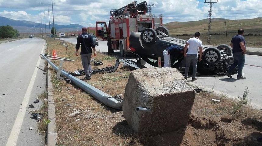 Otomobil Takla Attı: 2 Yaralı