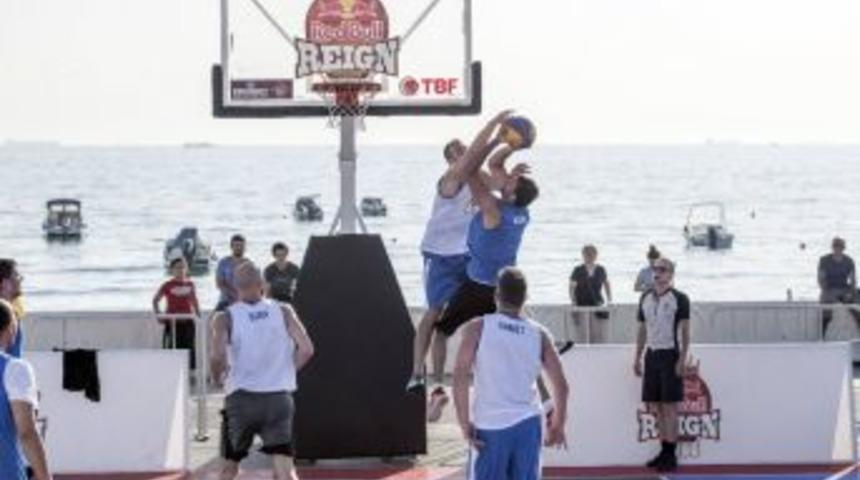 Kuşadası’nda Basketbol Şöleni
