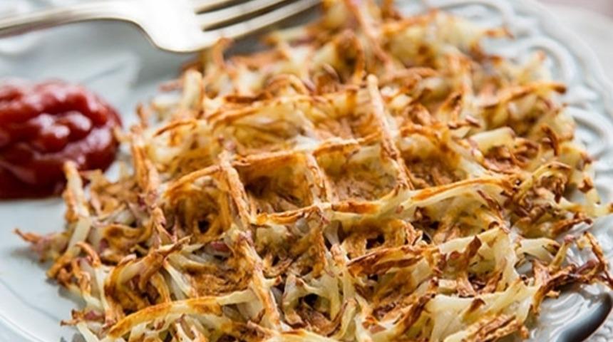 Waffle Makinesinde Yağsız Patates Mücveri