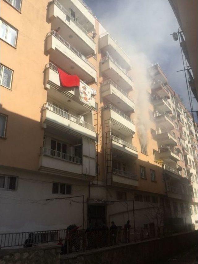 Siirt’te Yurt Binasında Yangın Çıktı