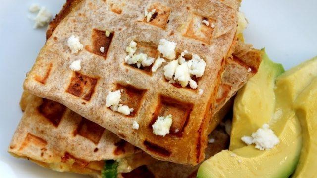 Waffle Makinesinde Quesadilla