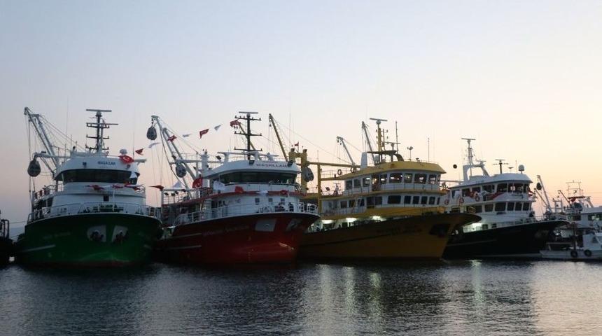 Balık Sezonun A&ccedil;ılmasına Saatler Kala T&uuml;m Hazırlıklar Tamam