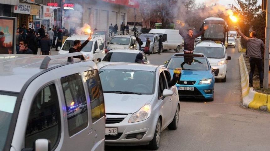 17 Yıl Sonra Gelen Şampiyonluk Ağrılıları Sevince Boğdu