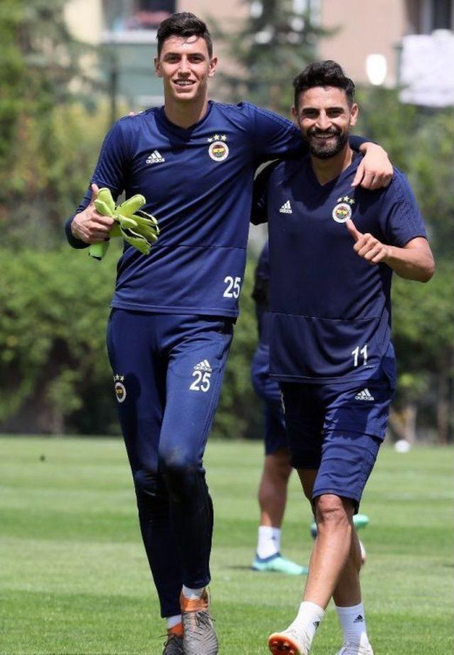 Fenerbahçe Hazırlıklara Başladı