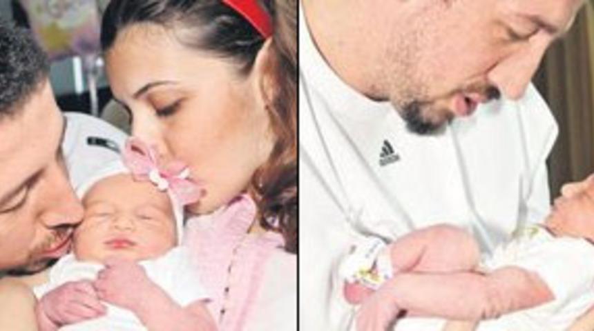 Bebeklerinin Fotoğrafını Sattılar