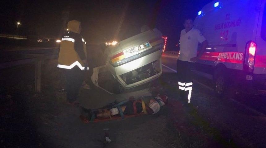 Otomobil Şarampole Devrildi: 3 Yaralı