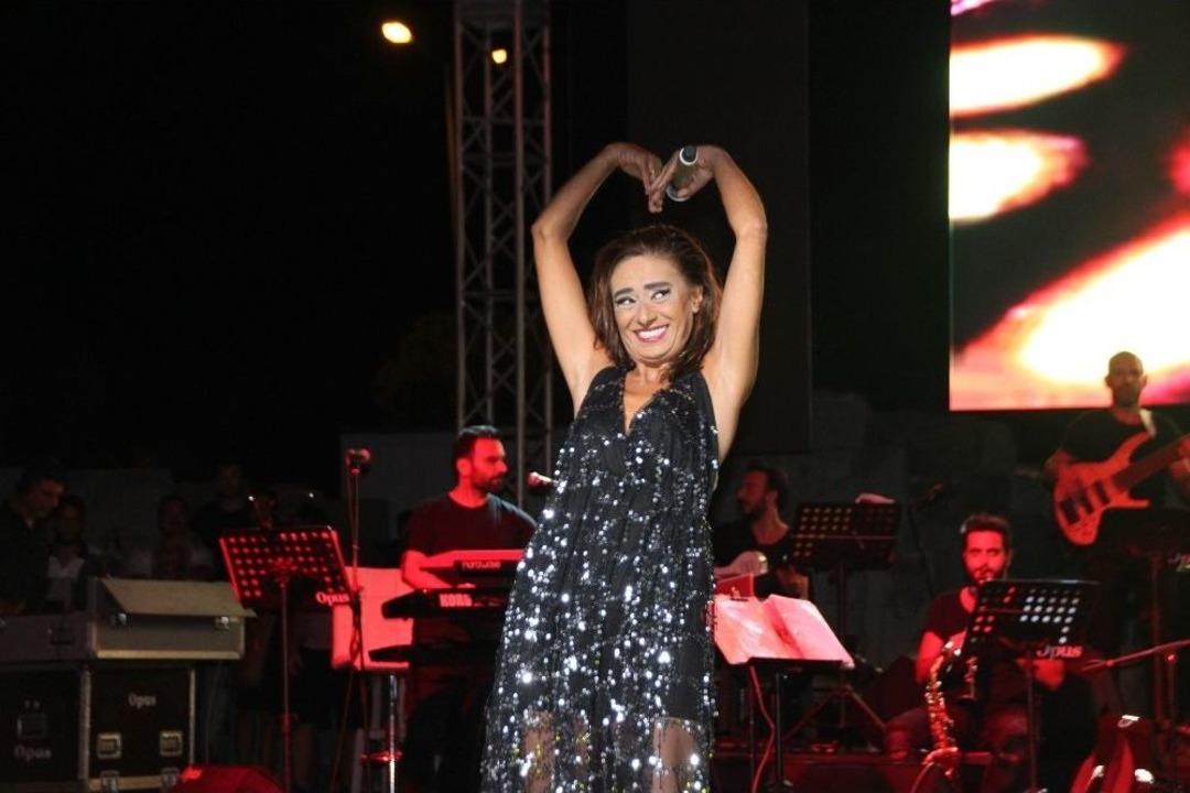 Yıldız Tilbe İlgin&ccedil; Danslarını Abarttı