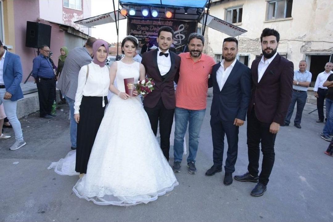 Başkan Hasan Kalın Vatandaşların Sevin&ccedil;lerini Paylaştı