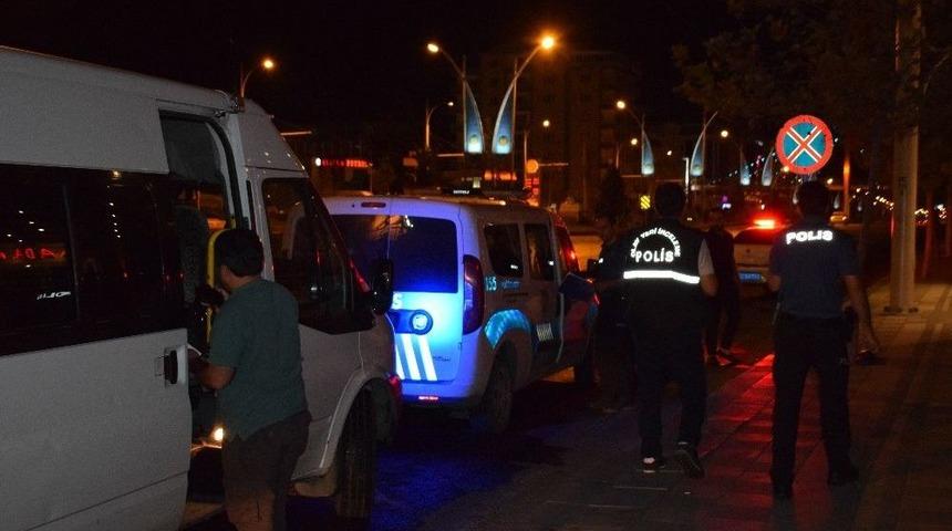 İki Grup Arasında Bı&ccedil;aklı Kavga: 1 Ağır Yaralı