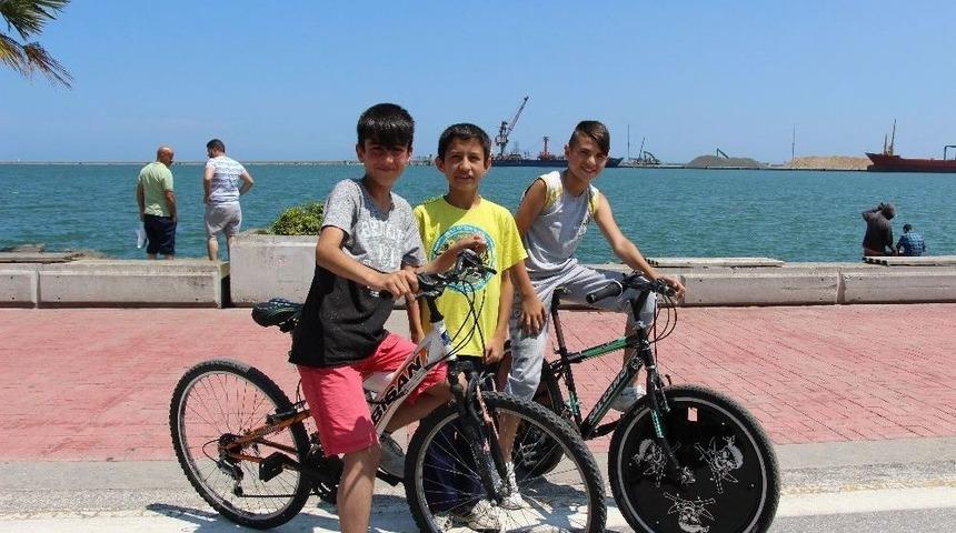 Samsun&rsquo;a K&ouml;t&uuml; Koku Sa&ccedil;an Gemi Gitti, Şehir Nefes Aldı