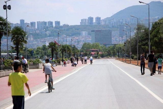 Samsun’a Kötü Koku Saçan Gemi Gitti, Şehir Nefes Aldı