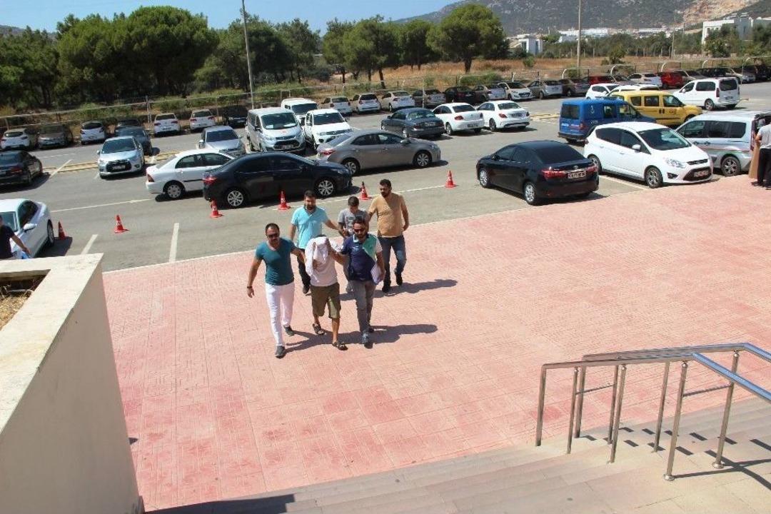 L&uuml;ks Aracın Elektronik Aksamından Uyuşturucu &Ccedil;ıktı