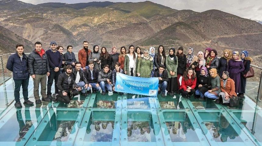 Gen&ccedil; Fotoğraf&ccedil;ılar Torul Kalesi Cam Seyir Terasında