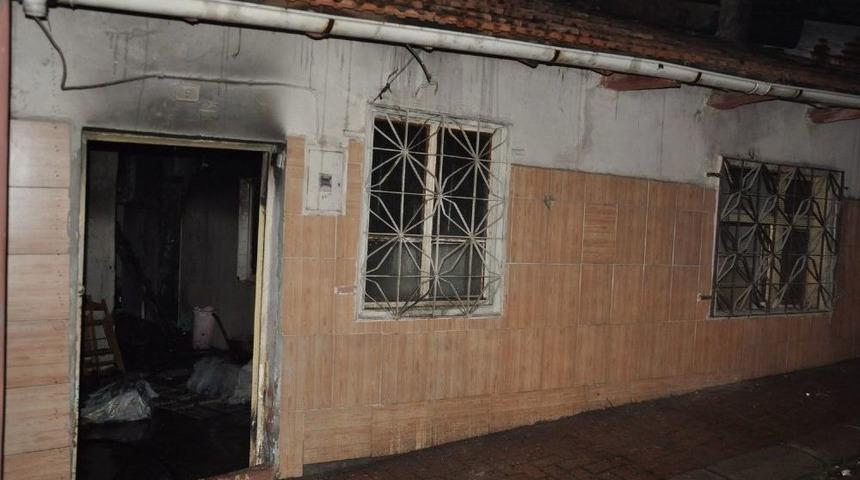 Uşak&rsquo;ta Engelli Adam Yangından Son Anda Kurtuldu