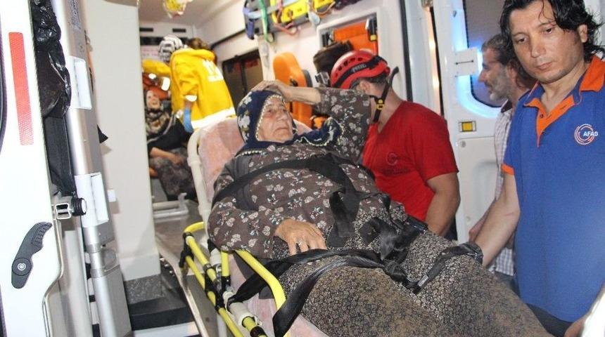 Selde Mahsur Kalan Aile Kurtarıldı