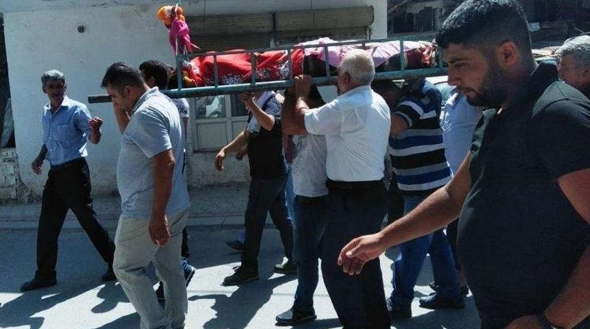 Kazada &Ouml;len Kız &Ccedil;ocuğu Toprağa Verildi