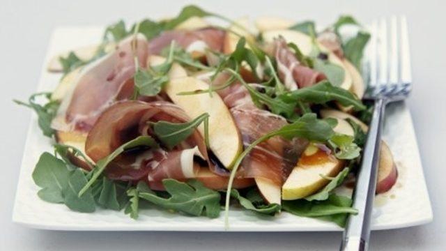 Elmalı, Rokalı Pastırma Salatası