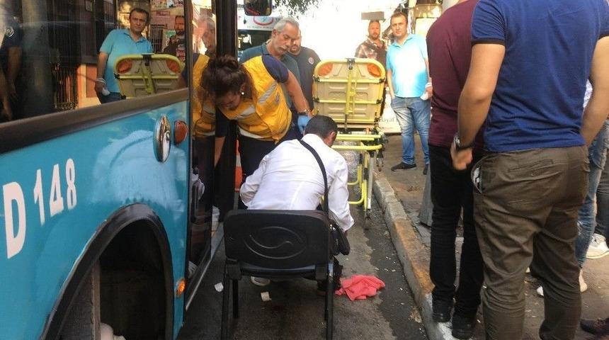 Beyoğlu Tarlabaşı&rsquo;nda &Ouml;zel Halk Otob&uuml;s&uuml; Şof&ouml;r&uuml;ne Bı&ccedil;aklı Saldırı