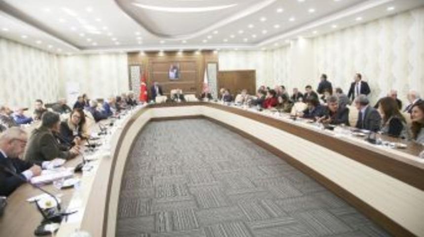 İsrail&rsquo;e 8 Farklı Dille Tepki