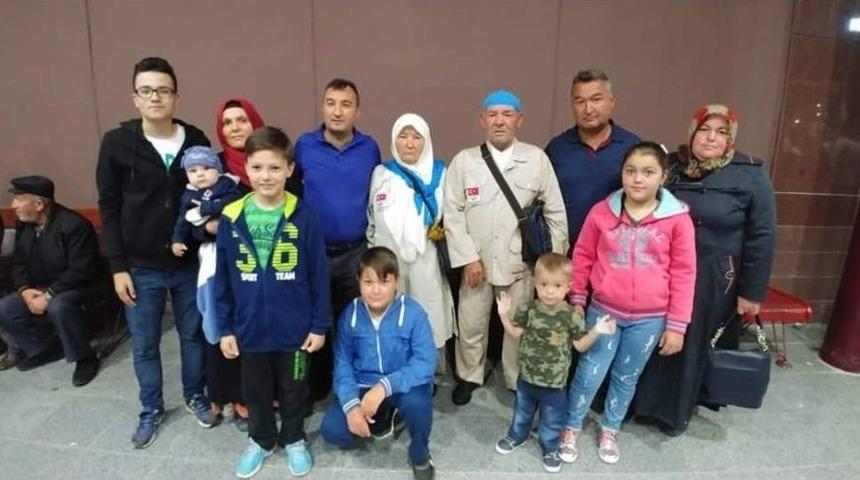 G&uuml;ny&uuml;z&uuml;l&uuml; Hacılar Mekke Yolunda