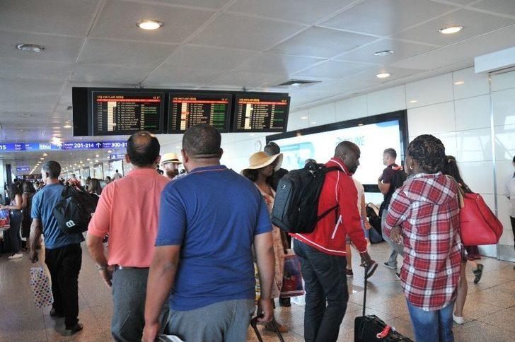 Bayram Yoğunluğu Havayolu Şirketlerinin Yüzünü Güldürdü G2