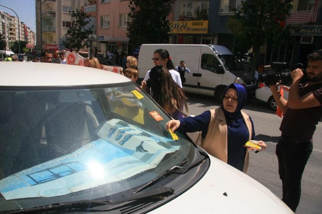 Denizli&rsquo;de Engelli Vatandaşlardan &Ccedil;ıkartmalı Protesto