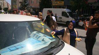 Denizli’de Engelli Vatandaşlardan Çıkartmalı Protesto