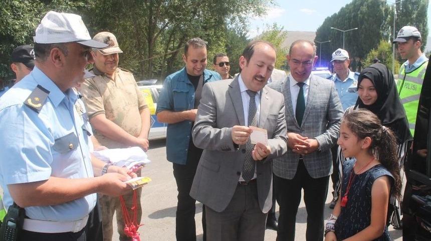 Hatalı S&uuml;r&uuml;c&uuml;ye Kırmızı D&uuml;d&uuml;k