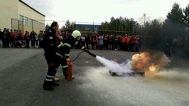 Erzincan Belediyesi İtfaiye Müdürlüğü Eğitimlere Devam Ediyor