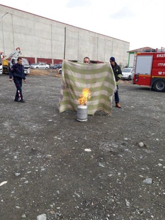 Erzincan Belediyesi İtfaiye Müdürlüğü Eğitimlere Devam Ediyor