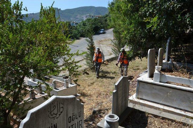 Büyükşehir’den Mezarlıklara Yoğun Bakım