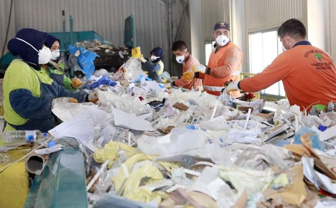 Belediye Personellerinden &Ouml;rnek Davranış