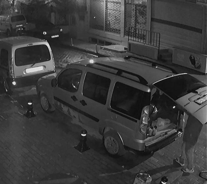 (özel) Hırsız, Bagajından Girdiği Aracı Böyle Soydu G2