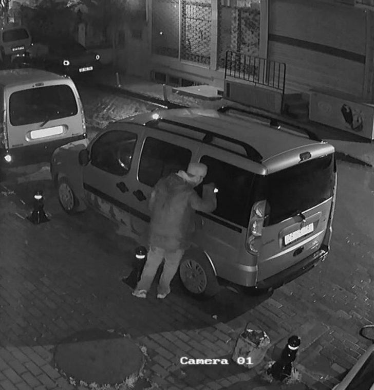 (özel) Hırsız, Bagajından Girdiği Aracı Böyle Soydu G5