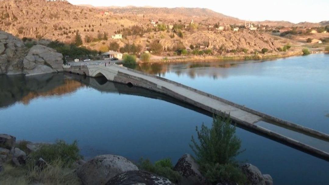 Sel&ccedil;uklu D&ouml;nemine Ait &Ccedil;eşnigir K&ouml;pr&uuml;s&uuml; Asırlardır Ayakta Duruyor