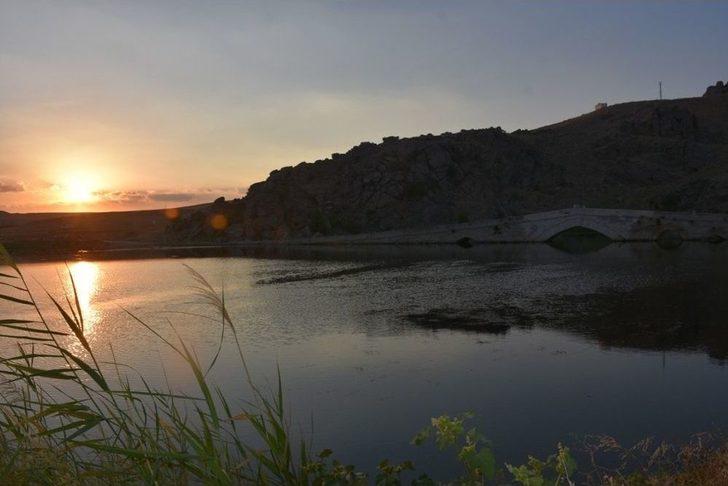 Selçuklu Dönemine Ait Çeşnigir Köprüsü Asırlardır Ayakta Duruyor G4