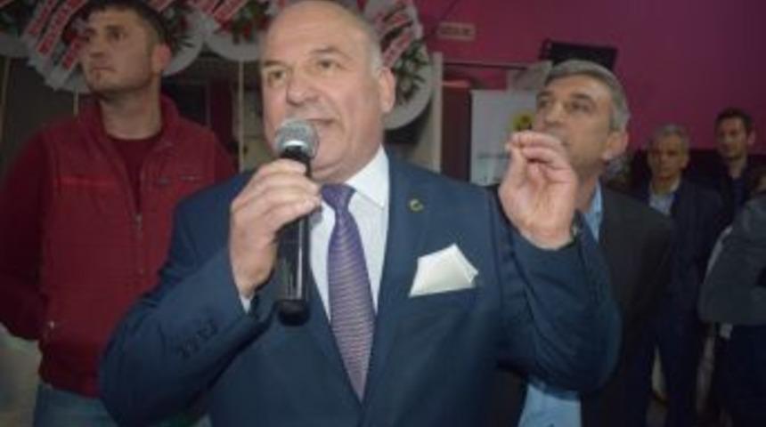 Lokantacılar Odası&rsquo;nda &Ccedil;ataldere G&uuml;ven Tazeledi