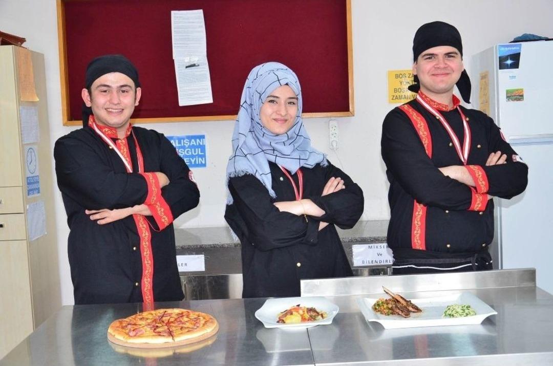 (&ouml;zel Haber) Pastırmalı Ravioli Altın Madalya Getirdi