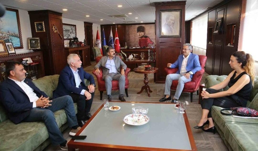 Karşıyaka&rsquo;da Belediye Ve Sendika El Ele