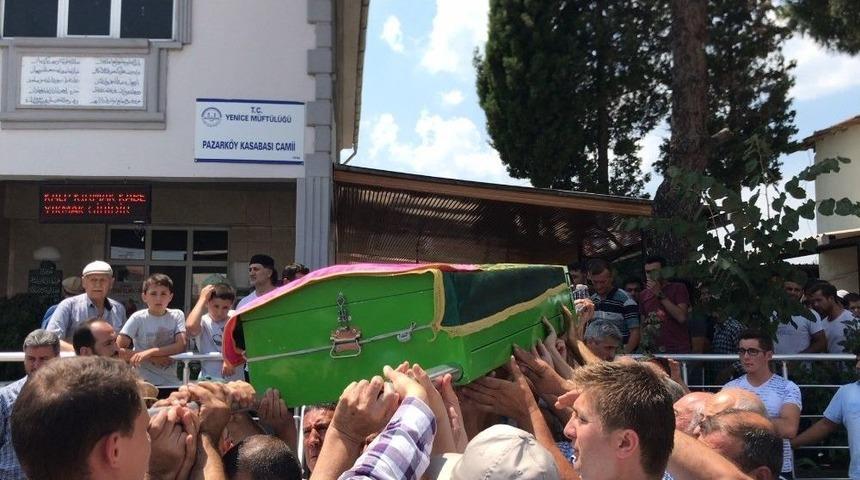 &Ccedil;ayda Boğularak Hayatını Kaybeden Sağlık &Ouml;ğrencisi Toprağa Verildi