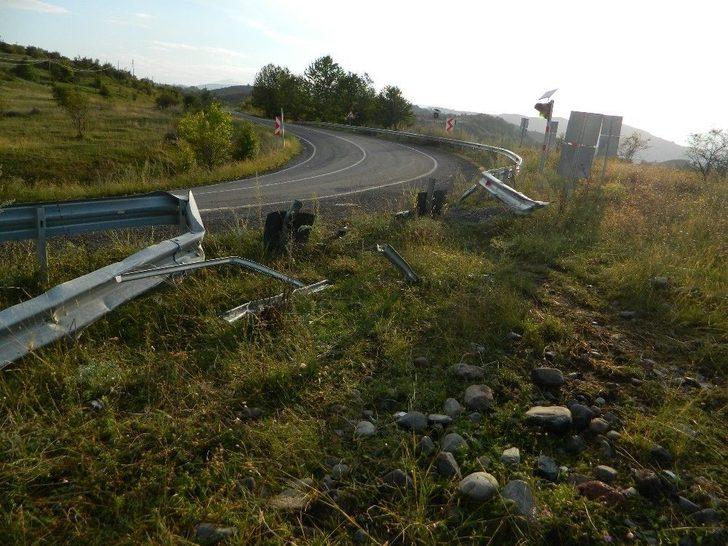 Gürcistan’a Cam Götüren Tır Devrildi, İranlı Sürücü Hayatını Kaybetti G1