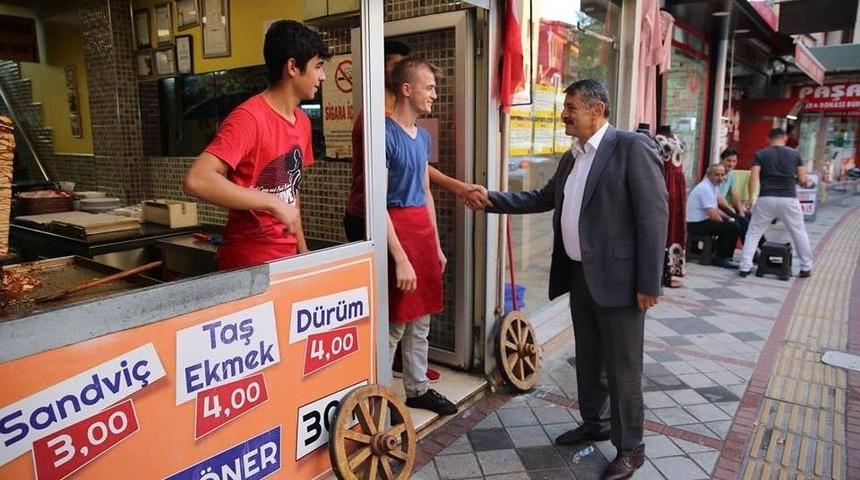 Başkan Akın Esnafları Ve Vatandaşları Dinledi