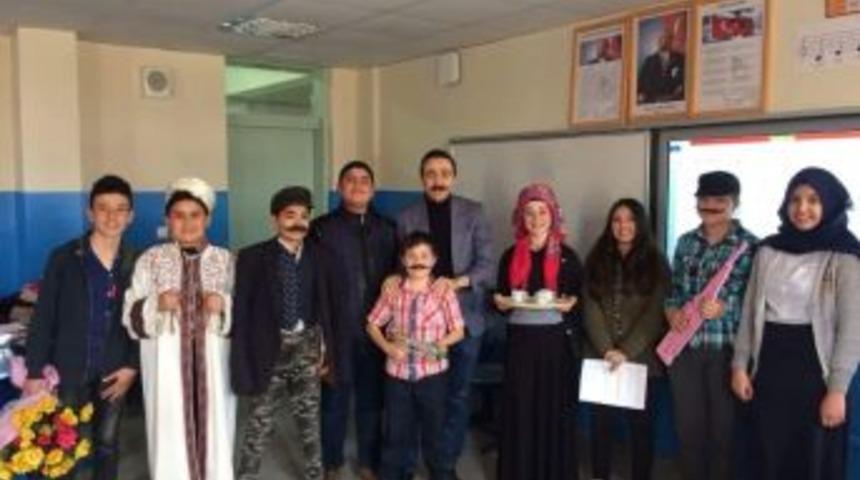 Ortaokul &Ouml;ğrencilerinden &rsquo;tarihi T&uuml;rk&uuml;ler&rsquo; Konulu Tiyatro Etkinliği