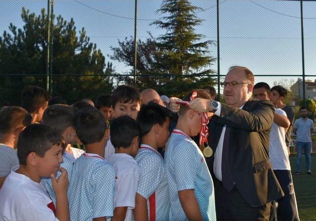 Kur’an Kursu Öğrencilerinin Futbol Turnuvası Sona Erdi