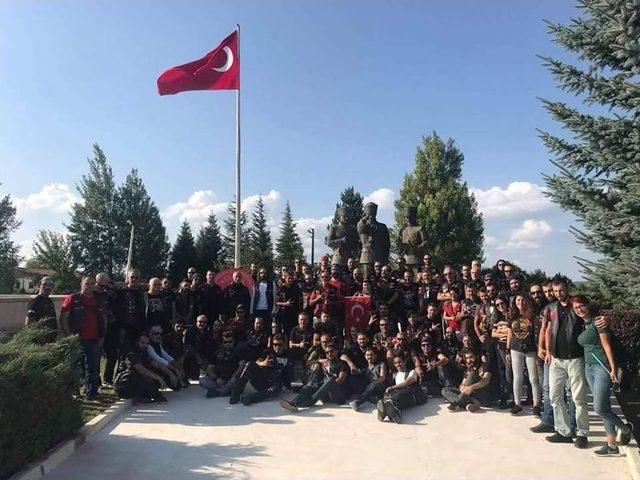 Dumlupınar Şehitliği’nde Buluştular