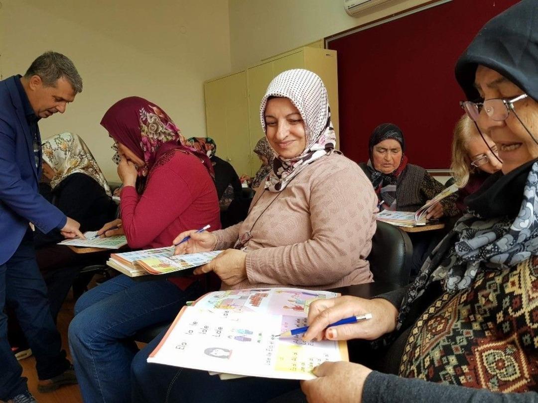 84&rsquo;l&uuml;k Hacer Nine Okuryazarlık Seferberliğine Koştu